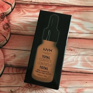 NYX Total Control Drop Foundation - Mahogany
